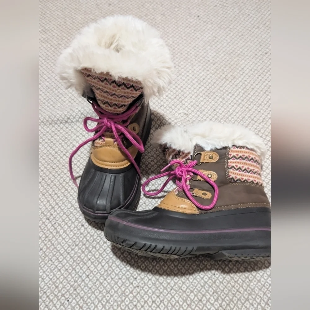 Snow Kids Winter Boots with Pink Laces Size 2
